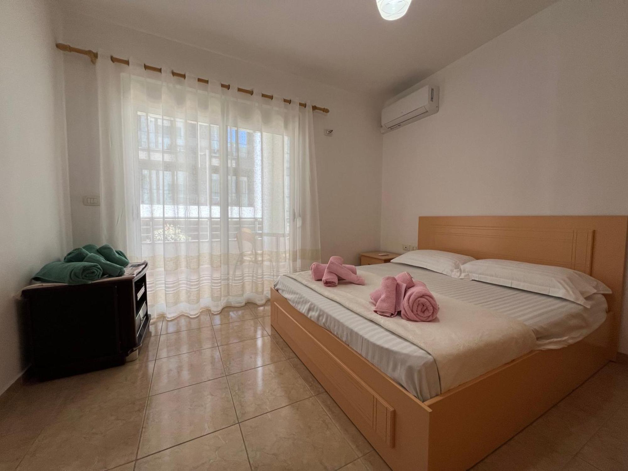 Bellavista Qerret * Golem (Tirana)